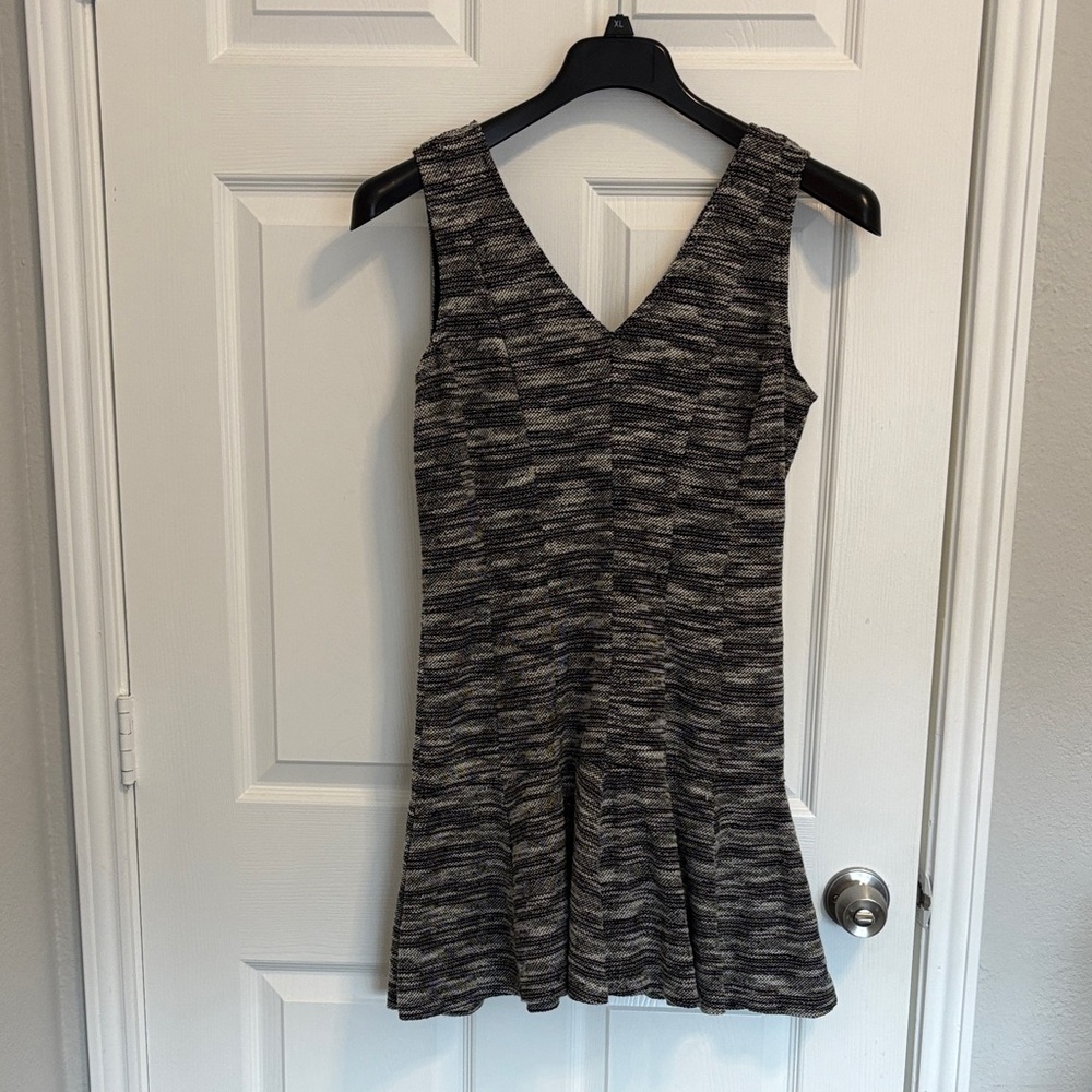 Banana Republic Black and Gray V-Neck Dress w47